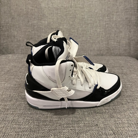 Air Jordan Flight 45s - Picture 5 of 7